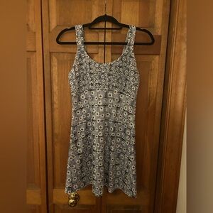 Up Front Women’s Vintage/Retro/Y2K Inspired Sz M Blue Daisy Patterned Mini Dress